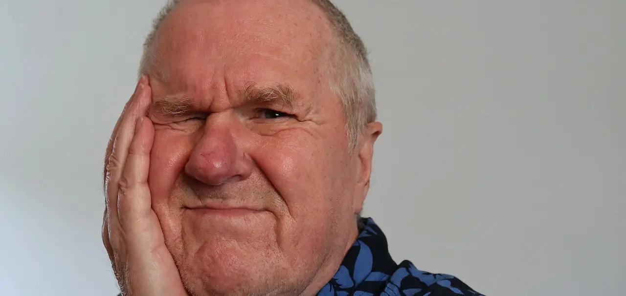 jaw clenching with dentures, how to stop grinding your dentures, bruxism and dentures