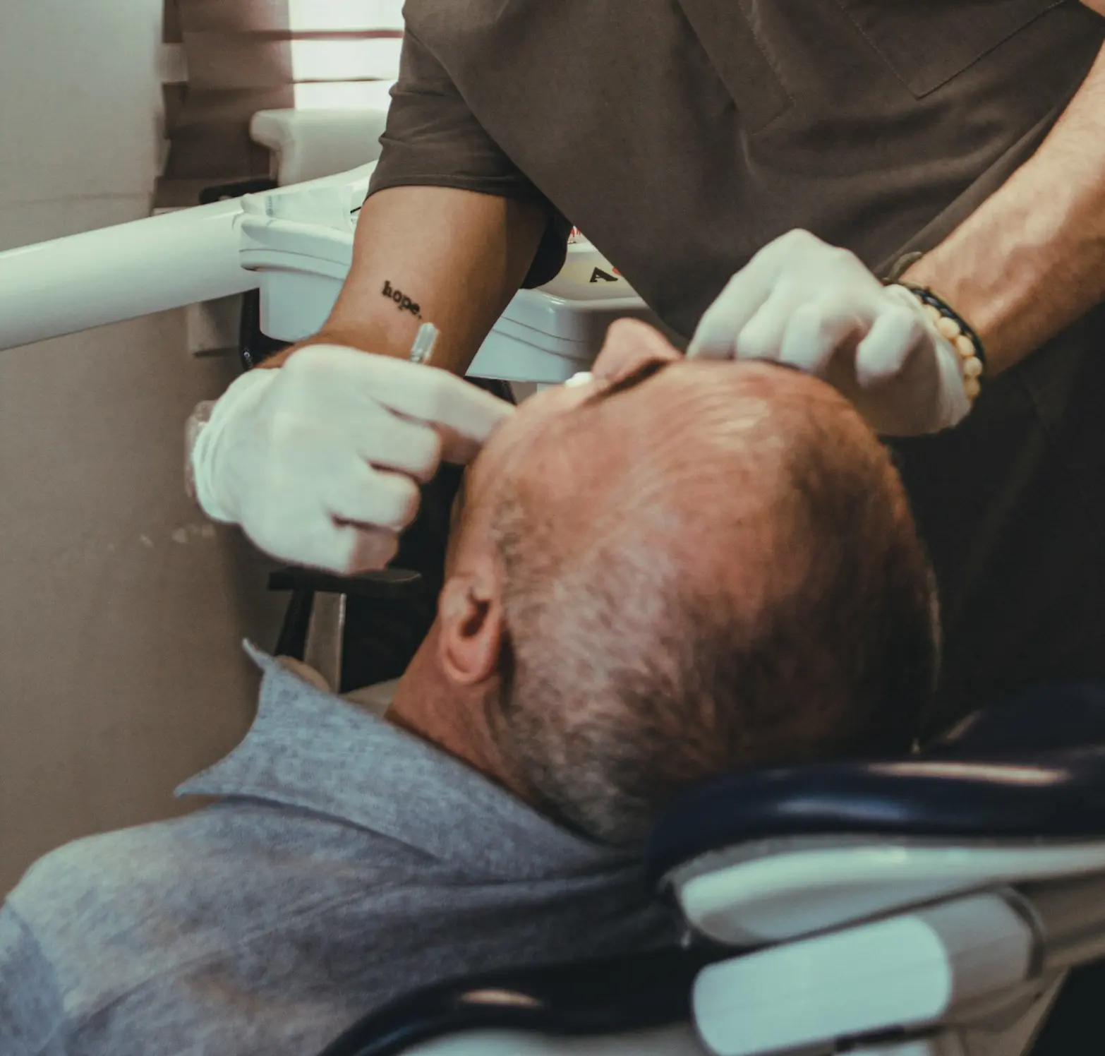 signs you need dentures, how do I know if I need dentures, is it normal to need dentures, how to tell if it's time for dentures